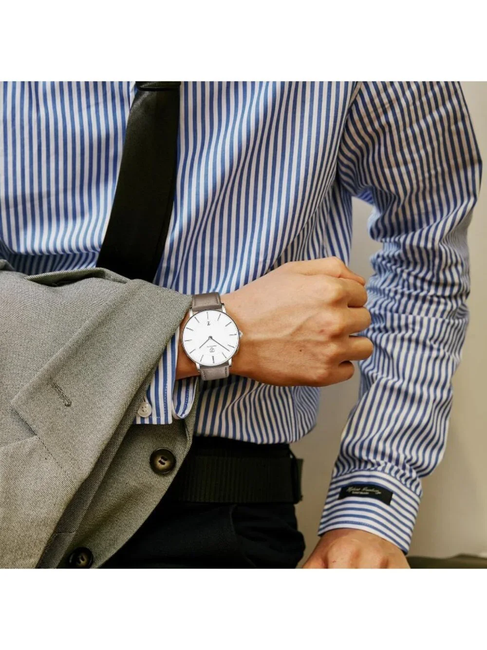 Mens White Dial Beige Leather Strap Analog Minimalist Fashion Simple Wrist Watch